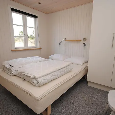 Holiday Rauhesvej H- 3660 度假居 *